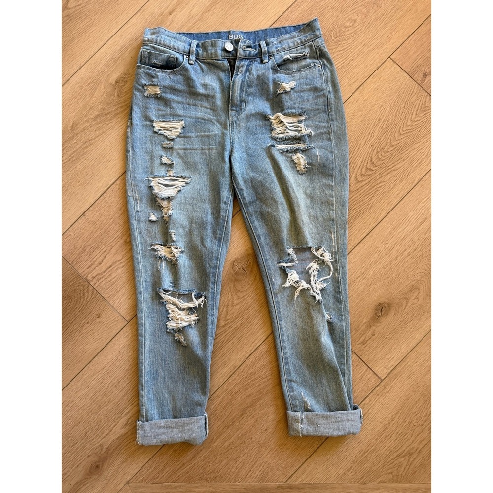 BDG Urban Outfitters High Rise Twig Grazer Distressed Ripped Jeans 26W 26L Blue